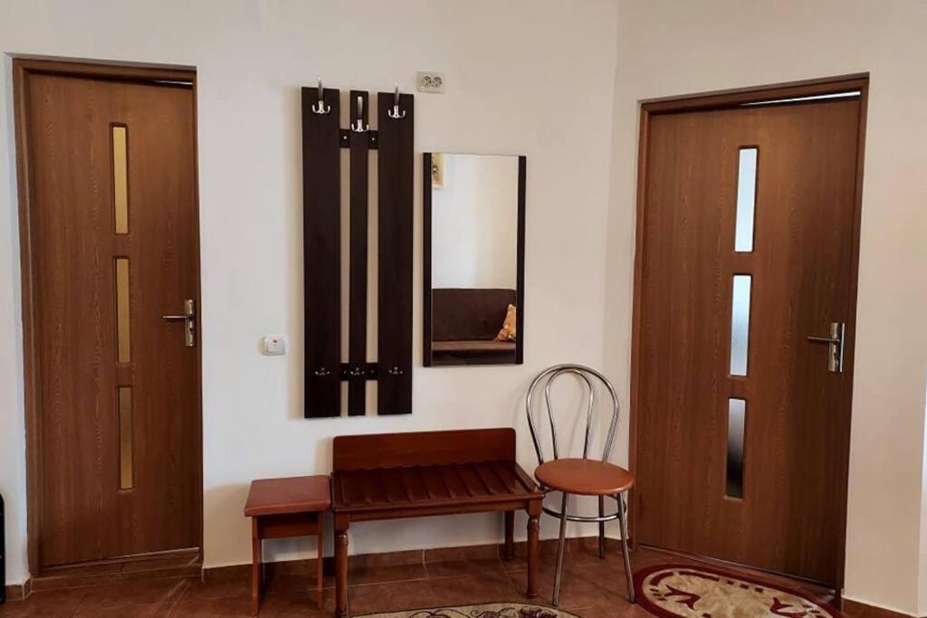 Spacious Flat, With Free Parking & Air Conditioning Floreşti Dış mekan fotoğraf