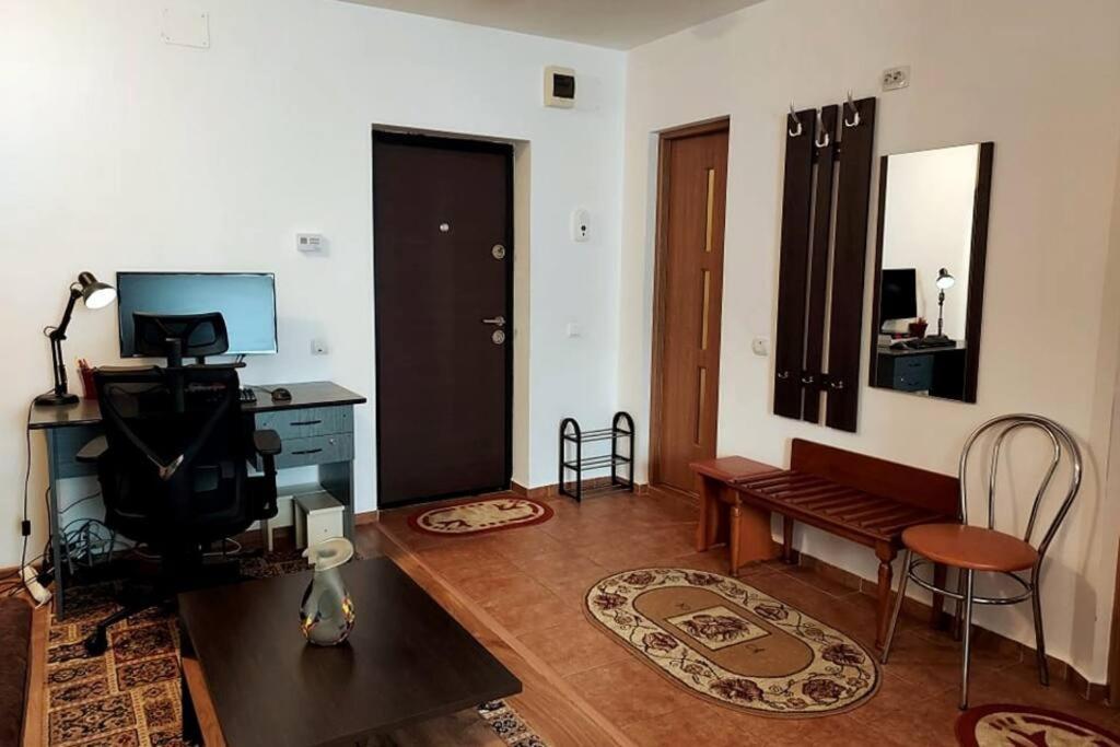 Spacious Flat, With Free Parking & Air Conditioning Floreşti Dış mekan fotoğraf