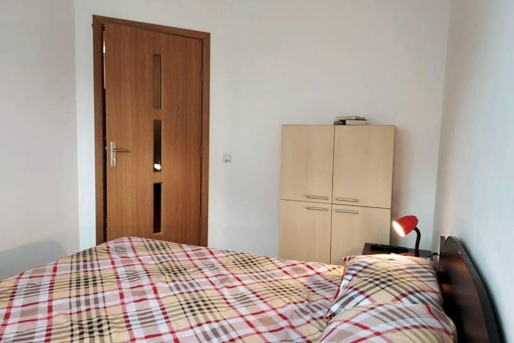Spacious Flat, With Free Parking & Air Conditioning Floreşti Dış mekan fotoğraf